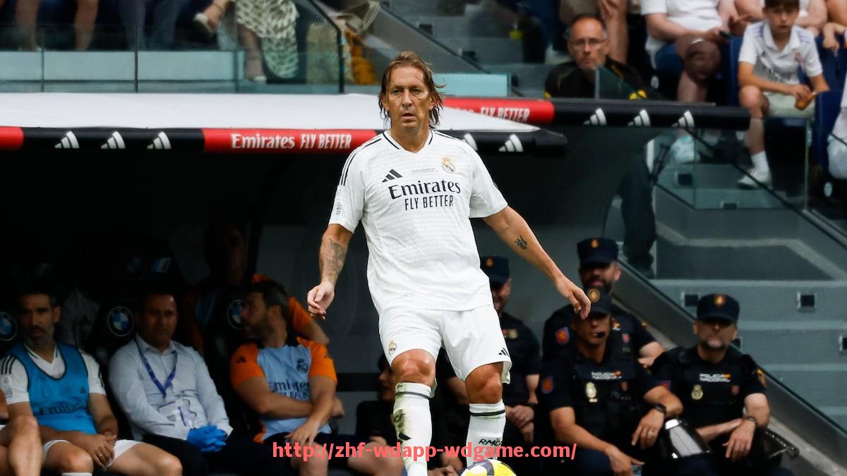 问鼎娱乐官网-世俱杯场上数据统计及球队战术执行评估