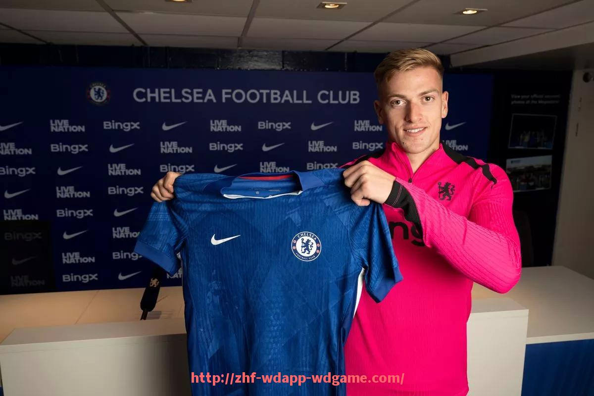 问鼎娱乐官网-世俱杯教练技术布置区域使用限制规则与裁判约束