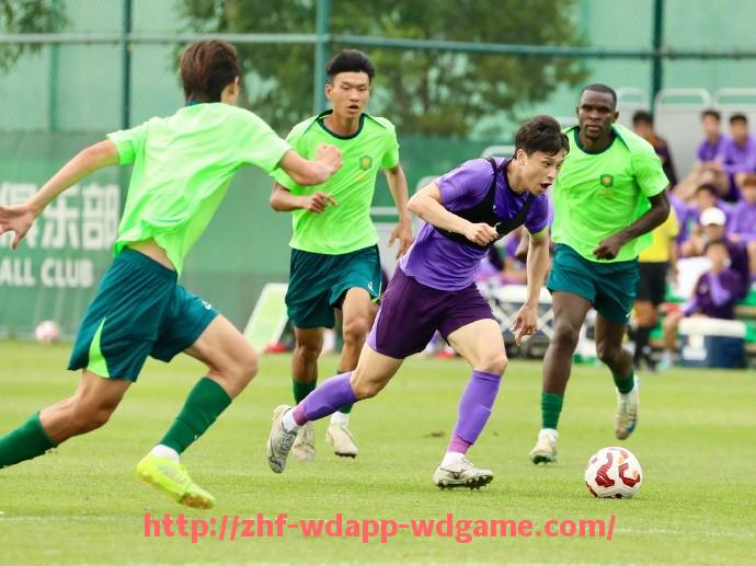 问鼎娱乐官网-世俱杯球员场上跑位策略研究：与整体战术的适配性分析